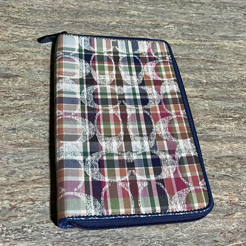 Coach Signature Poppy Kingsley Plaid Zip Round Tablet Sleeve with pocket inside